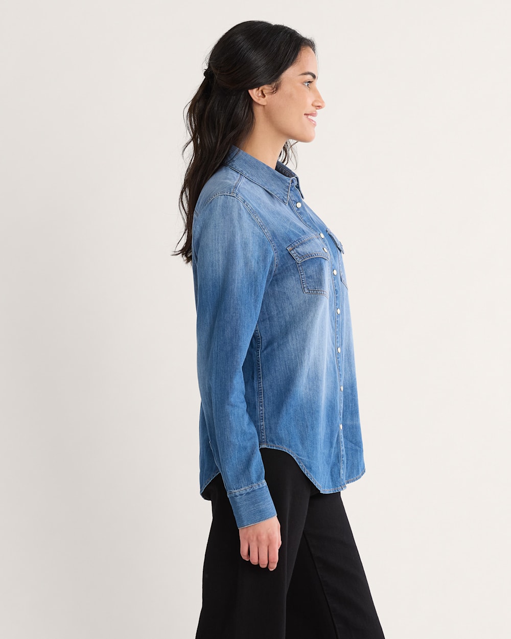 PENDLETON WOMEN'S CHAMBRAY GAMBLER SHIRT
