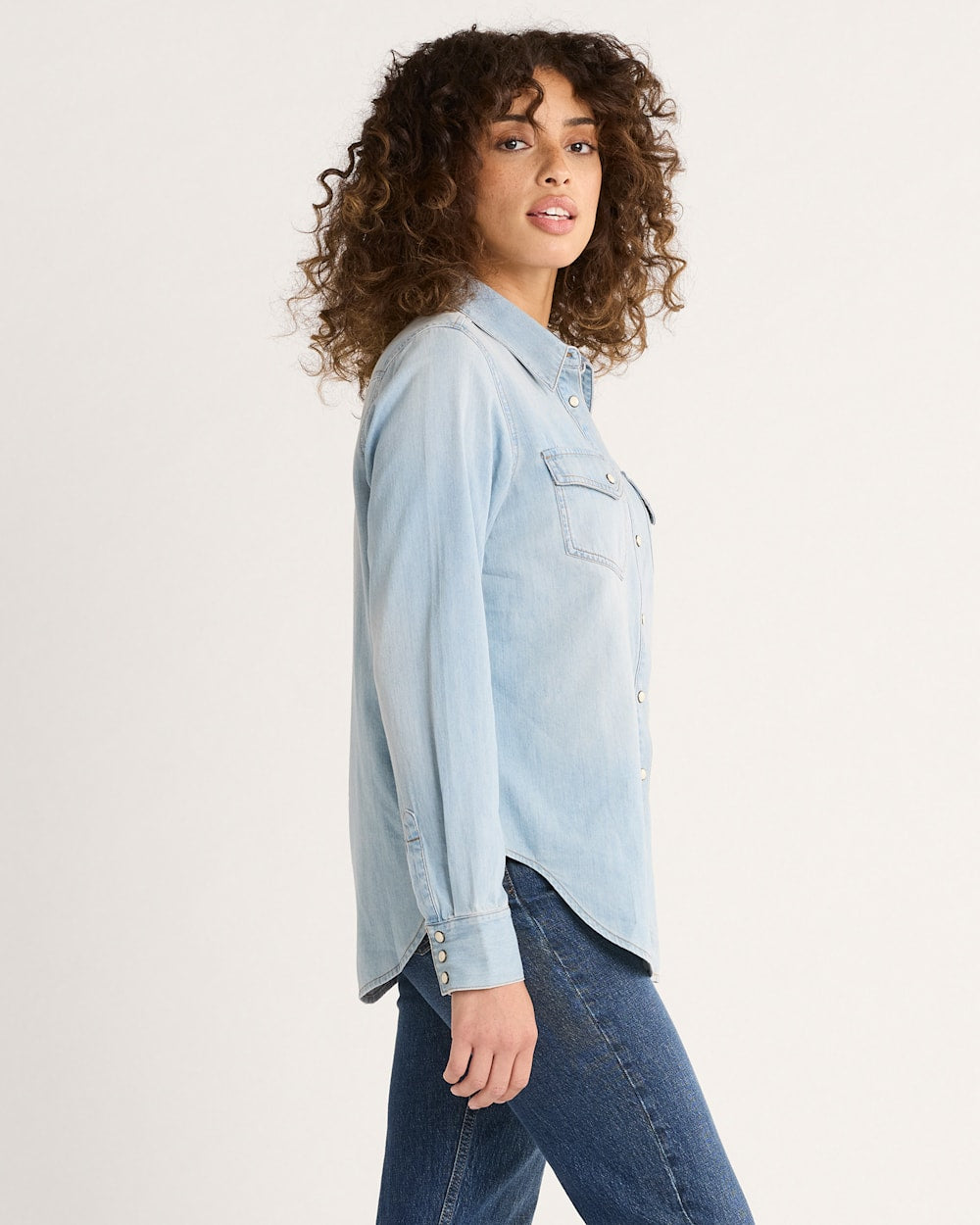 PENDLETON WOMEN'S CHAMBRAY GAMBLER SHIRT