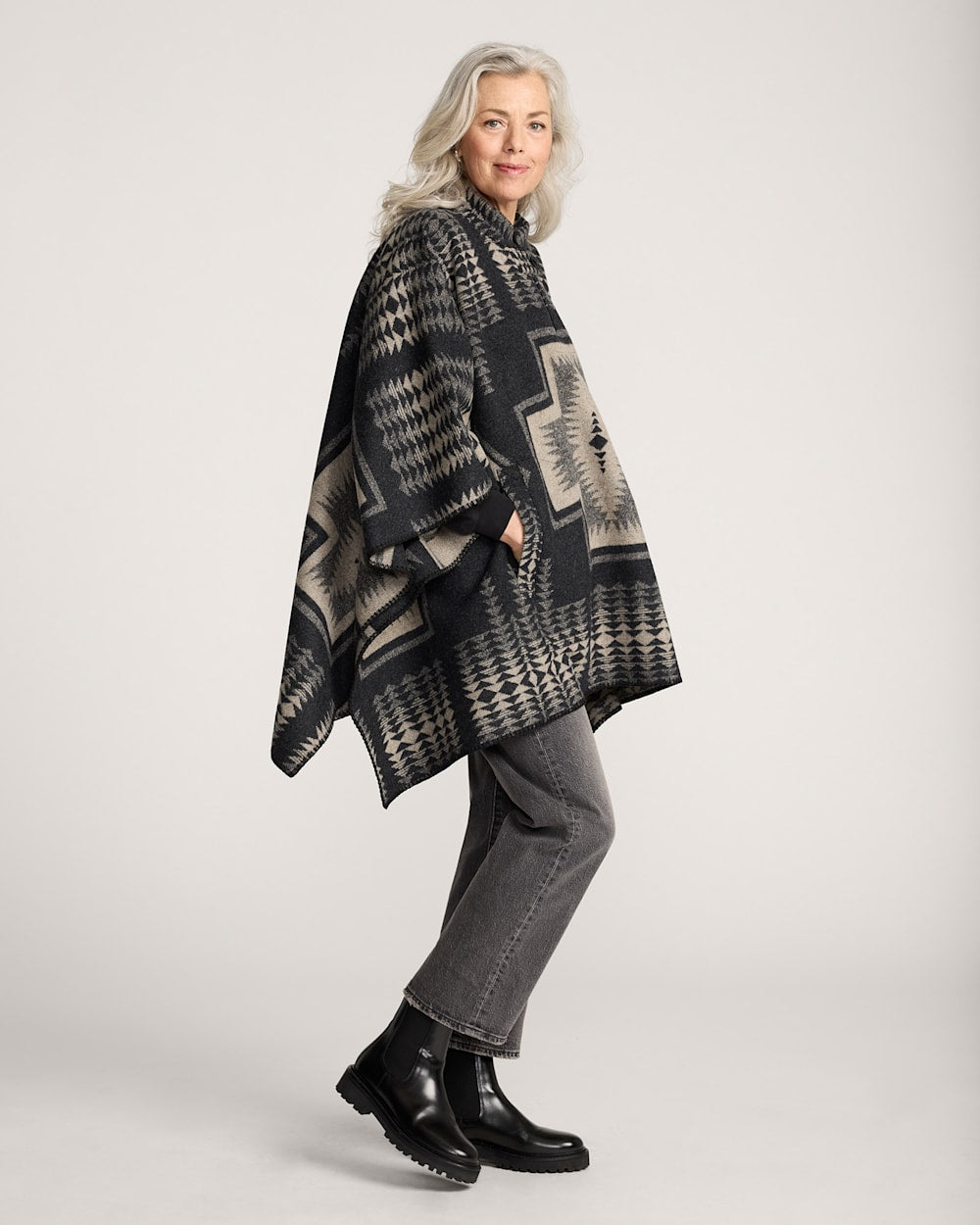 PENDLETON WOMEN'S HARDING WOOL PONCHO