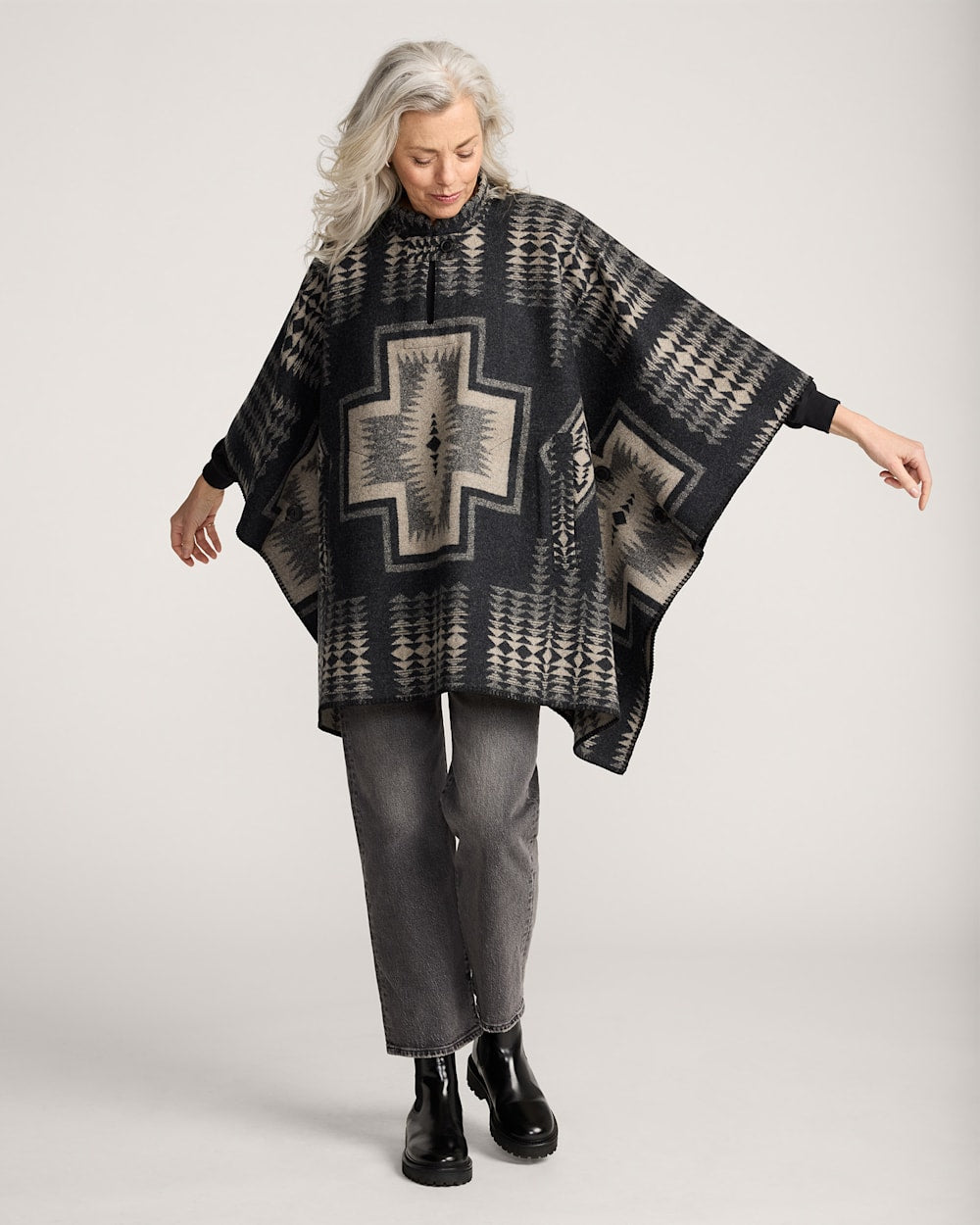 PENDLETON WOMEN'S HARDING WOOL PONCHO