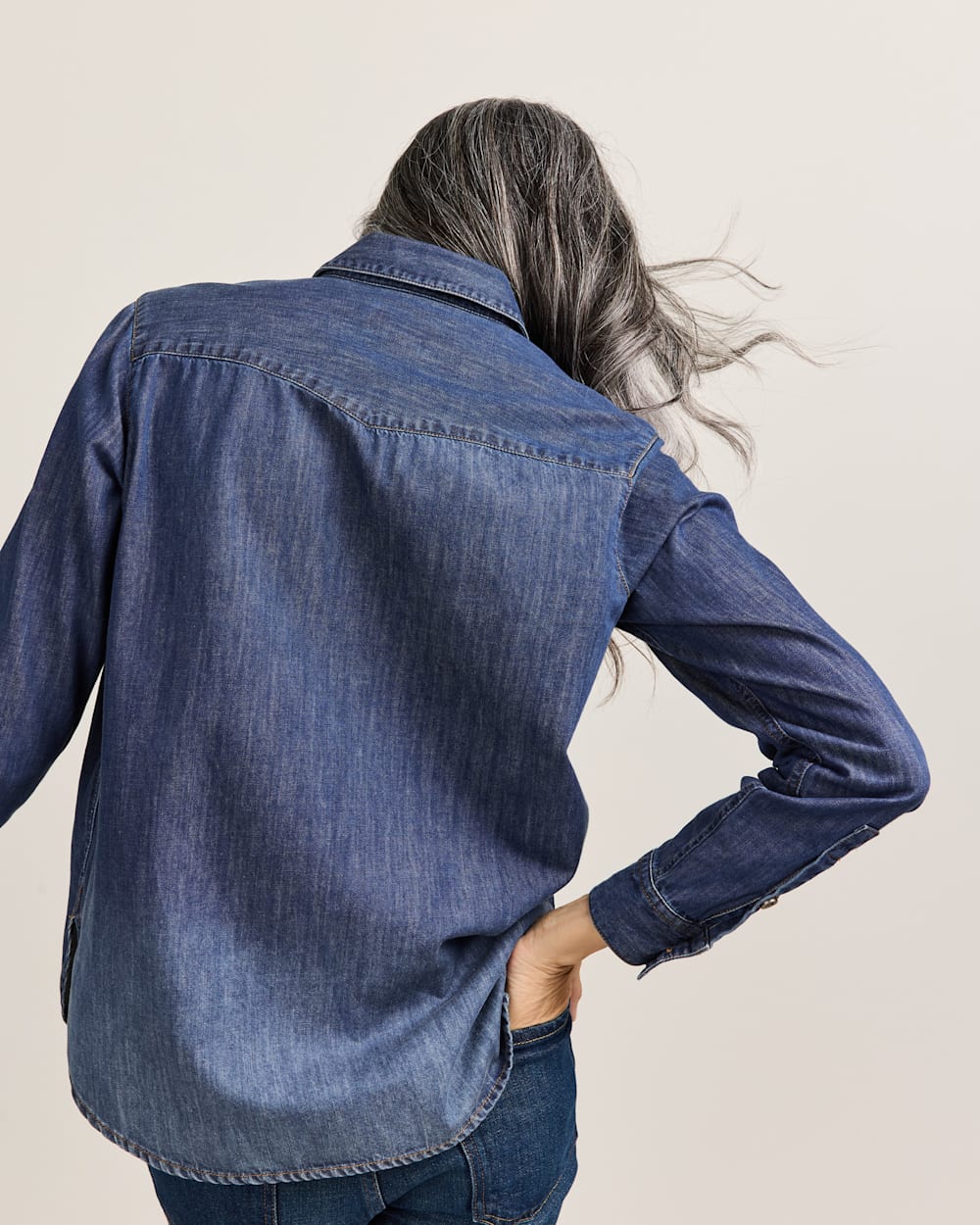 PENDLETON WOMEN'S CHAMBRAY PERFECT ONE POCKET SHIRT