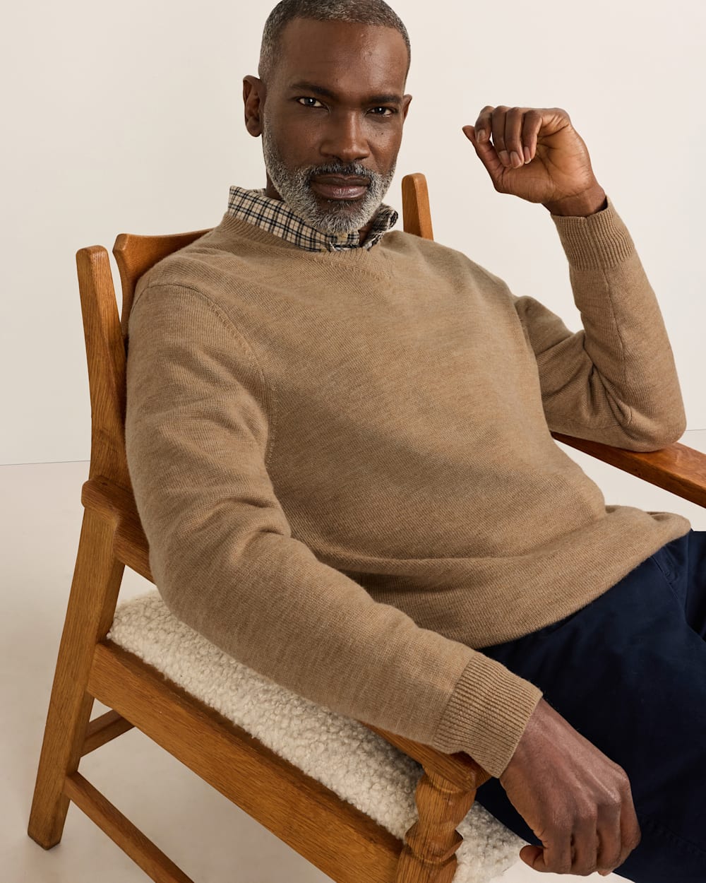 PENDLETON MEN'S MERINO V-NECK SWEATER