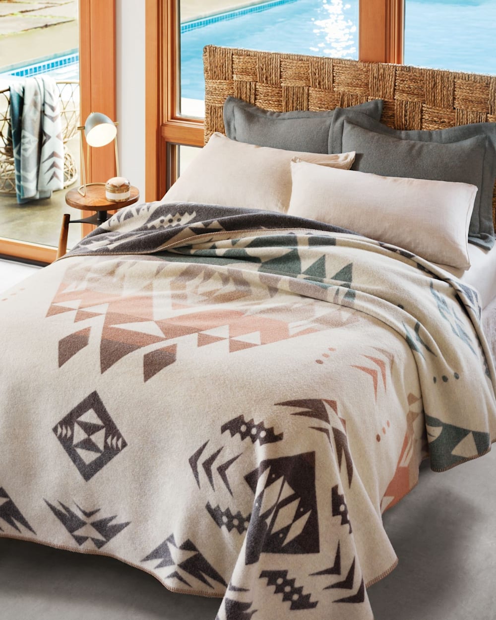 PENDLETON AGATE BEACH BLANKET
