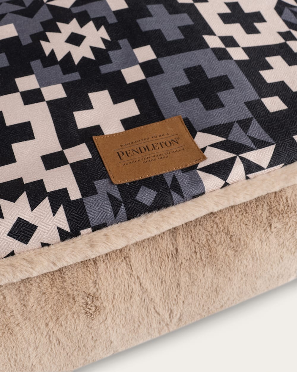 PENDLETON BLUE RIDGE BURROW PET BED