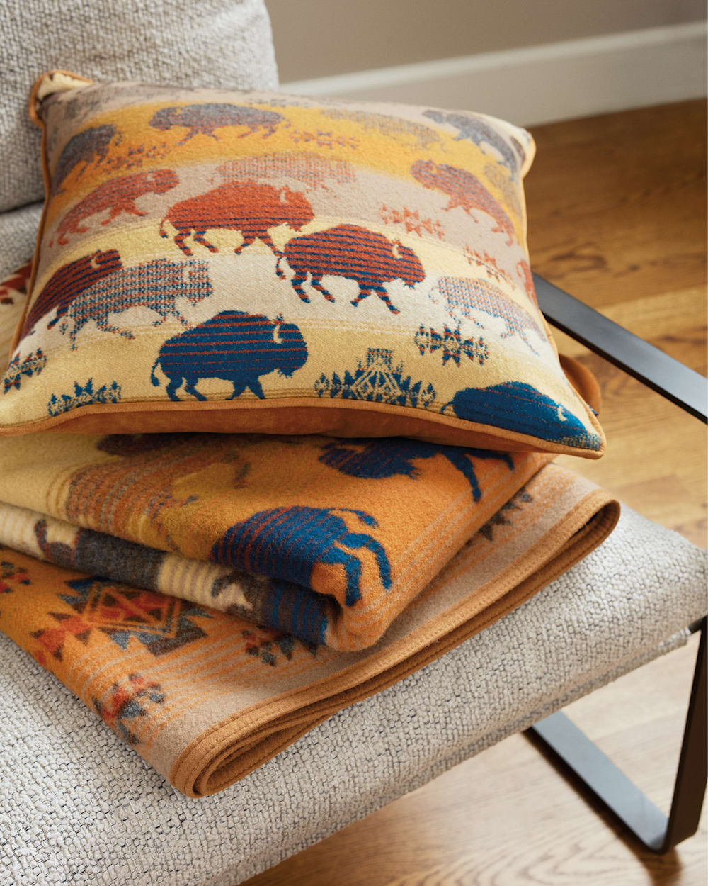 PENDLETON PRAIRIE RUSH HOUR THROW AND PILLOW SET