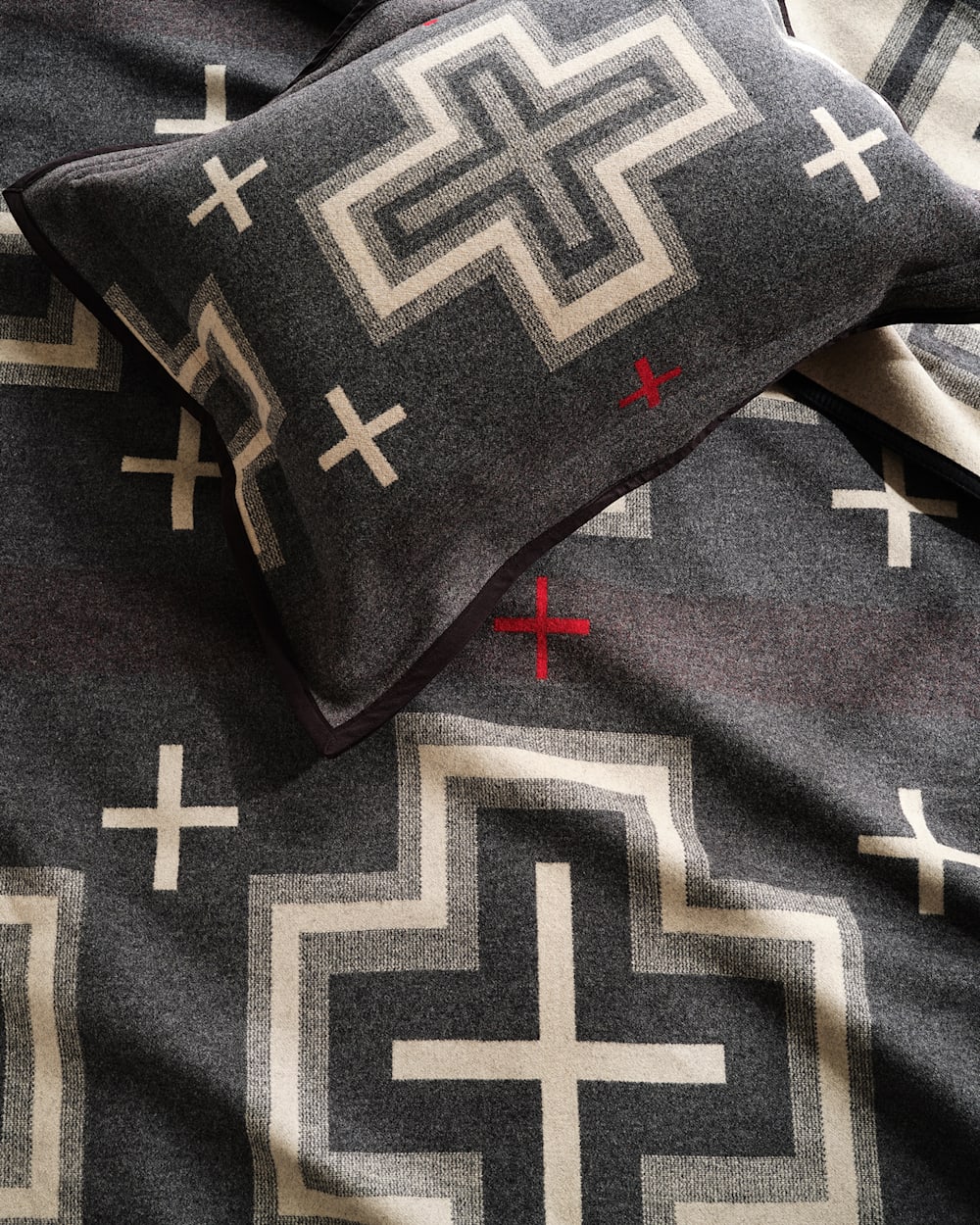 PENDLETON SAN MIGUEL JACQUARD BEDDING SET