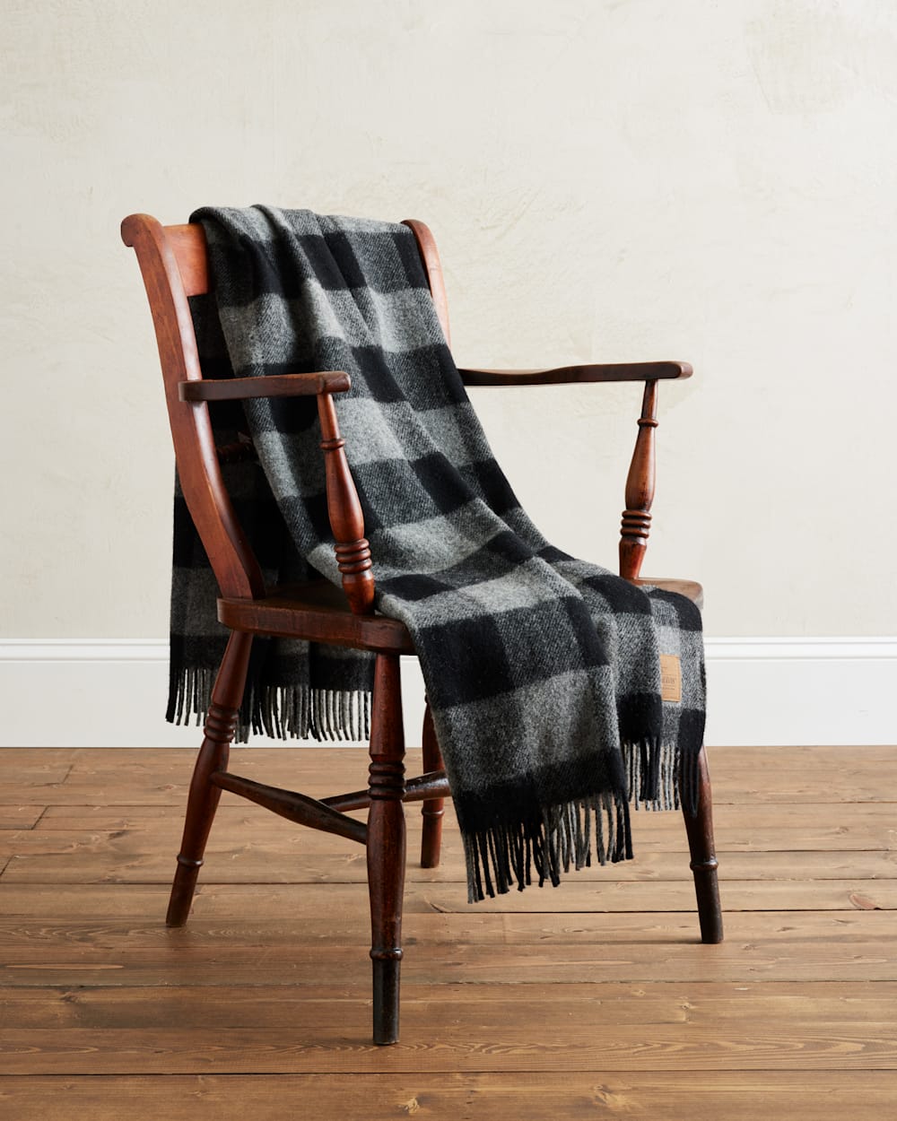 PENDLETON MOTOR ROBE THROW WITH LEATHER CARRIER