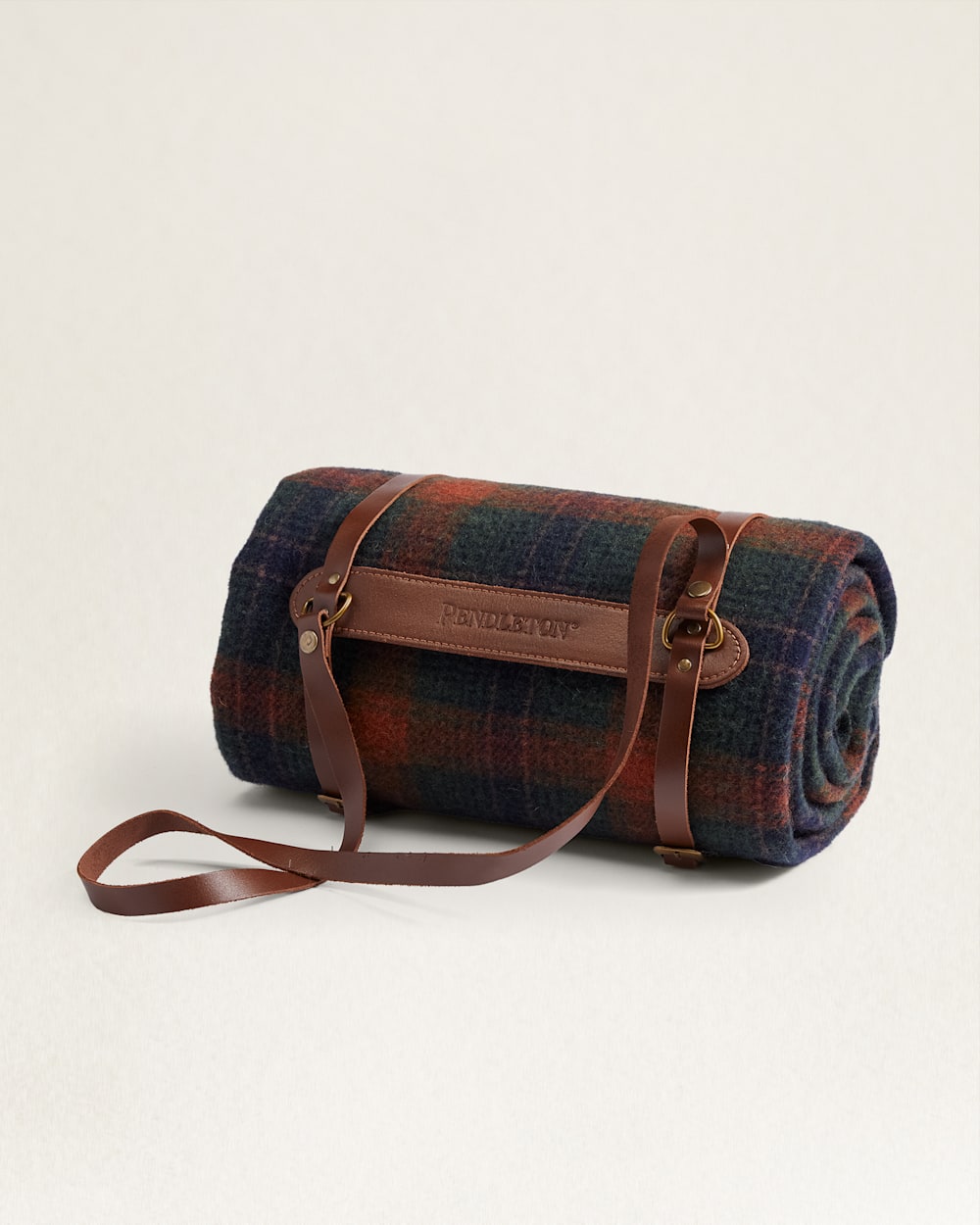 PENDLETON MOTOR ROBE THROW WITH LEATHER CARRIER
