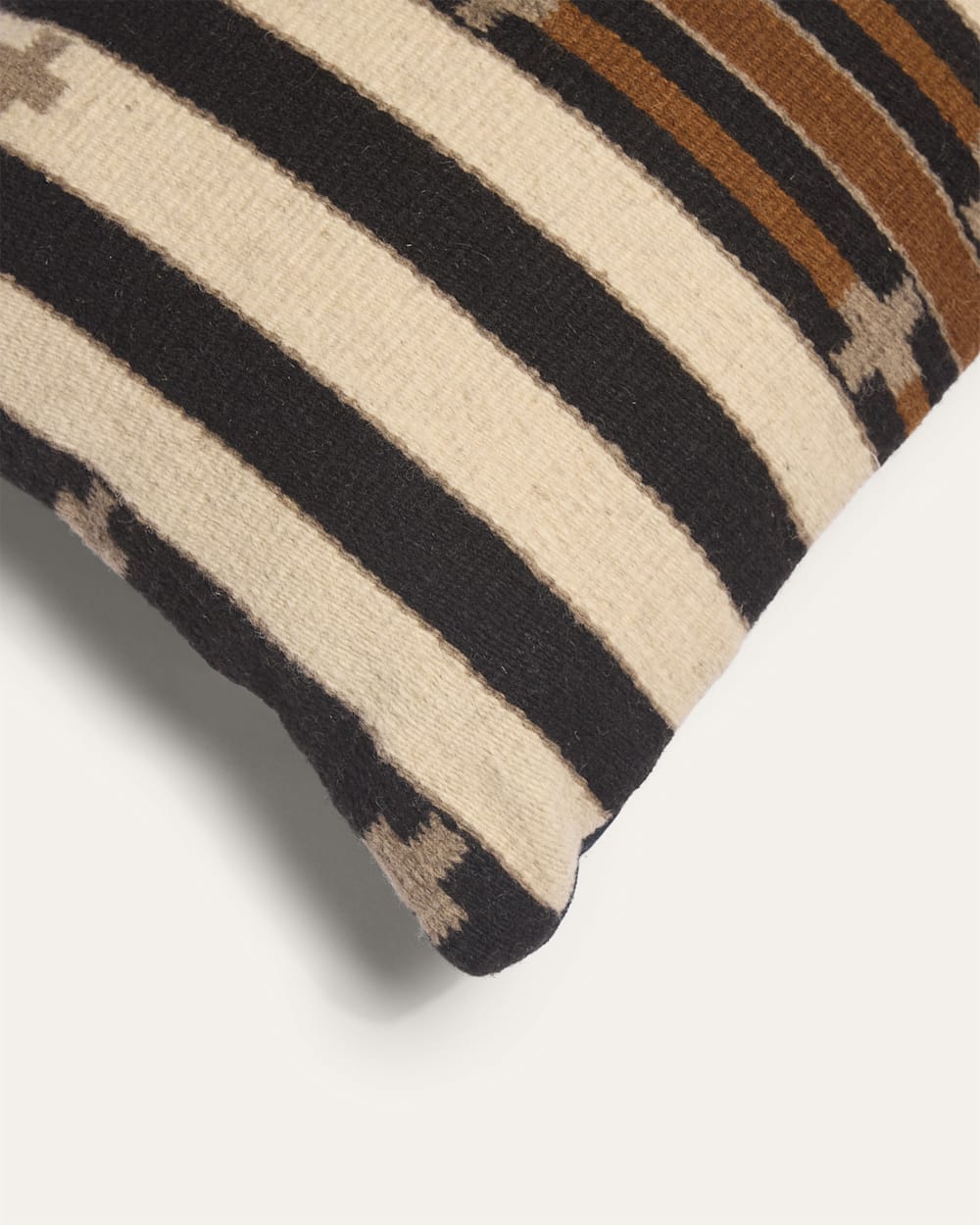 PENDLETON TURQUOISE CROSSES LUMBAR PILLOW