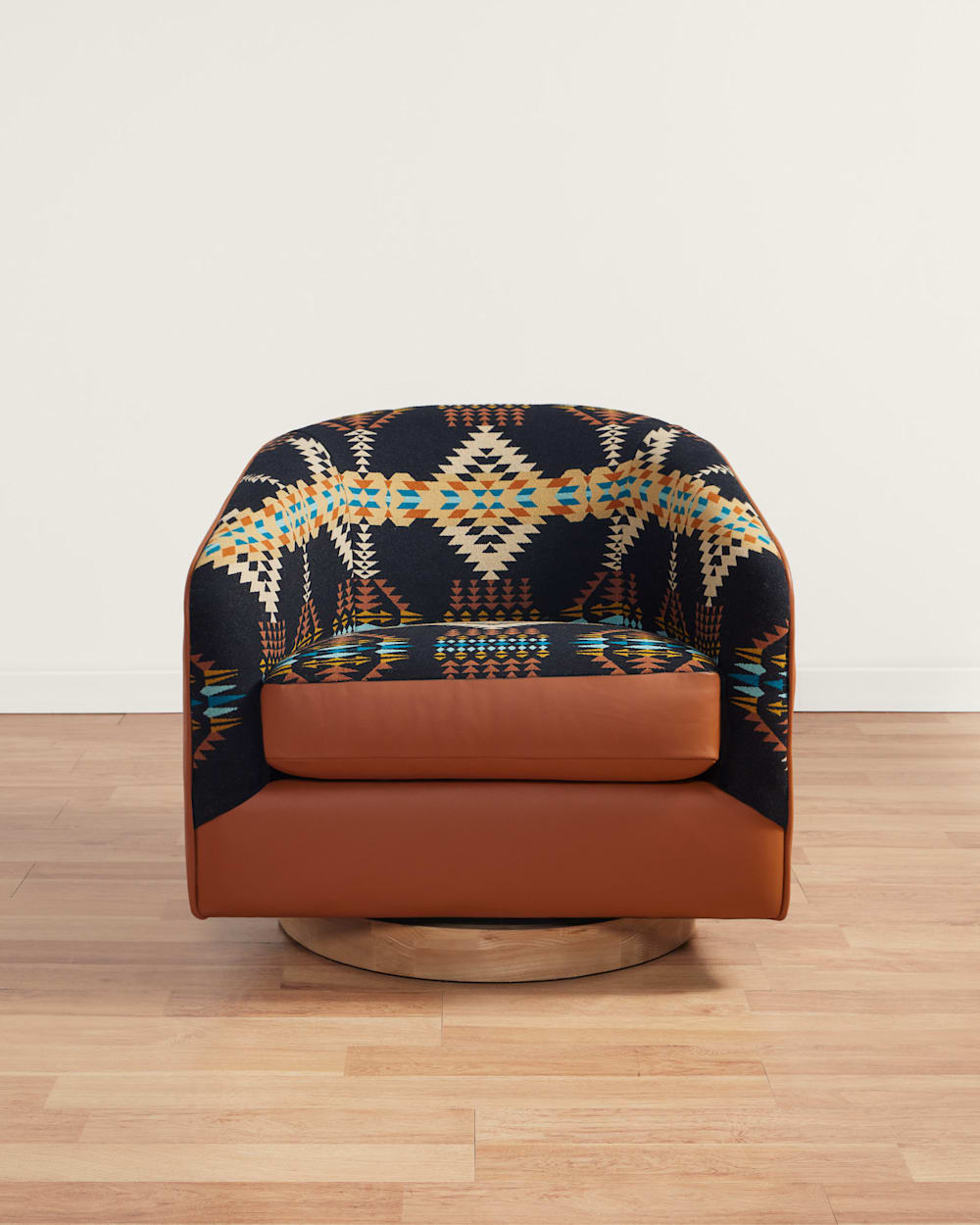 PENDLETON RANCHO ARROYO BARREL CHAIR