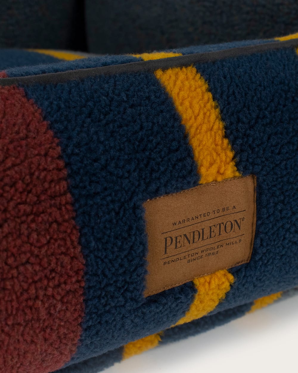 PENDLETON YAKIMA CAMP PET BED - KUDDLER