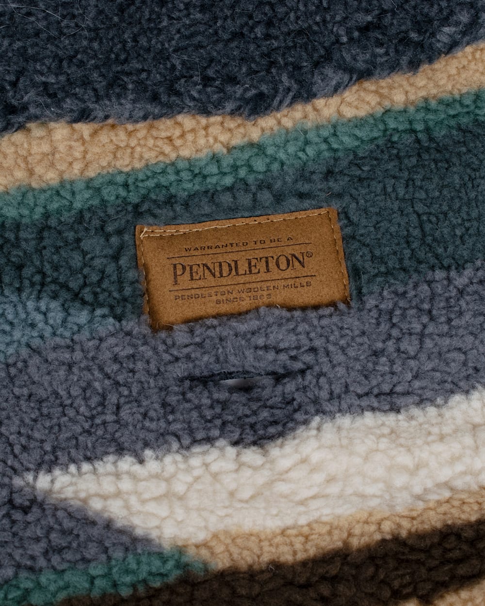 PENDLETON WYETH TRAIL PET COAT
