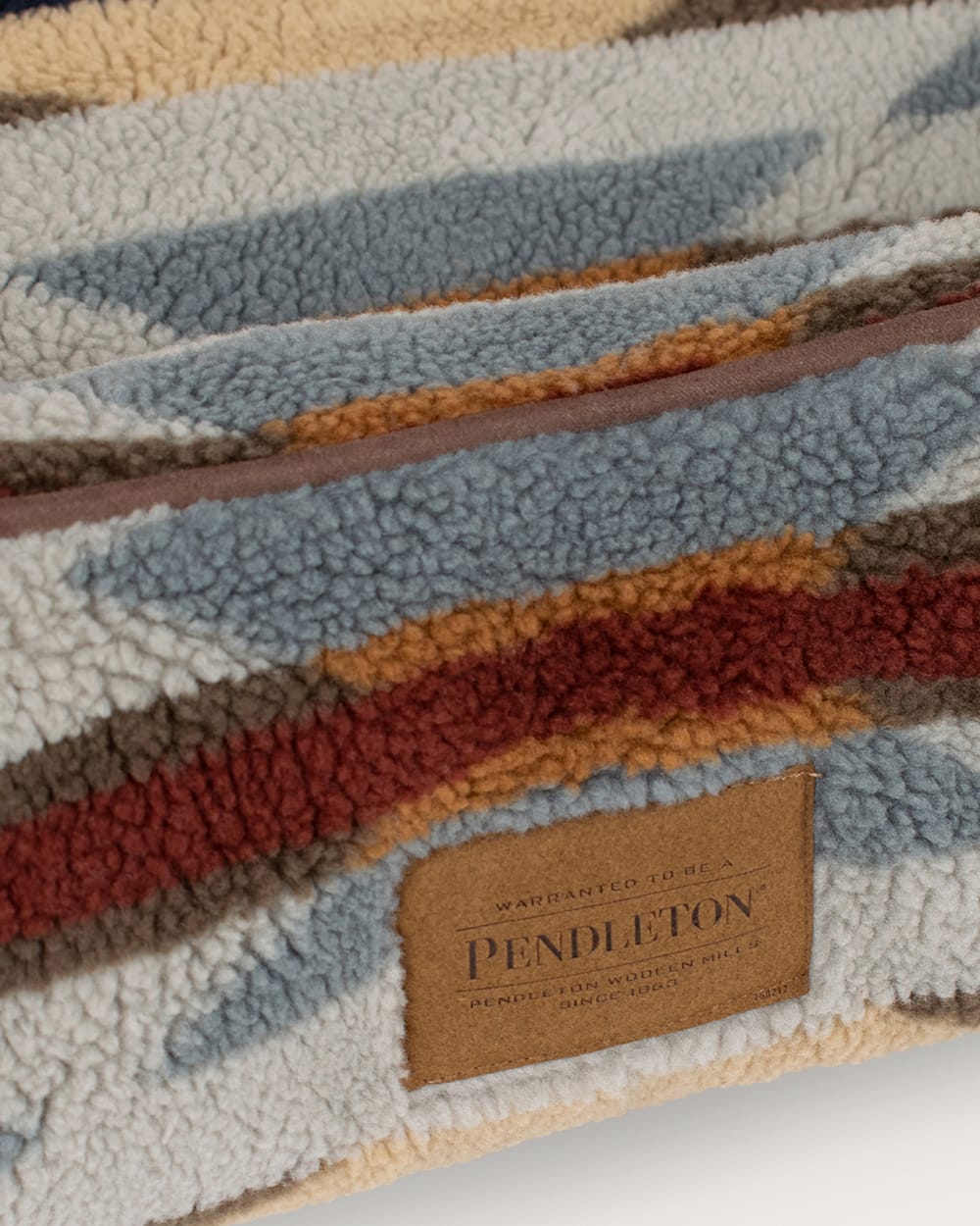 PENDLETON WYETH TRAIL PET BED - KUDDLER
