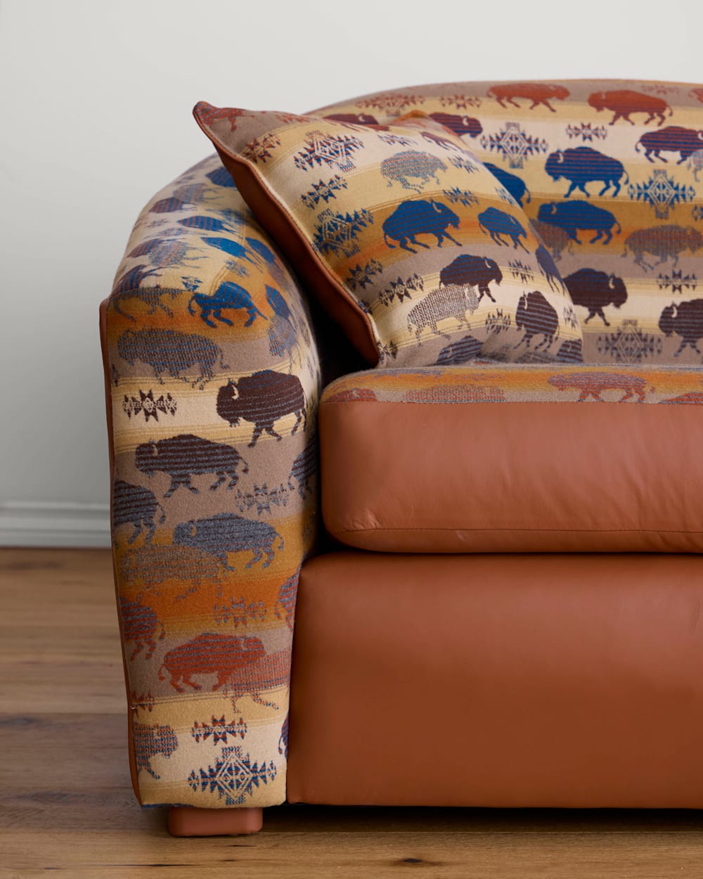 PENDLETON PRAIRIE RUSH HOUR BARREL SOFA