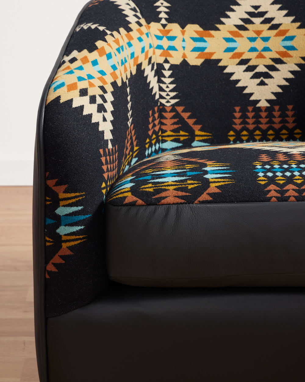 PENDLETON RANCHO ARROYO BARREL CHAIR