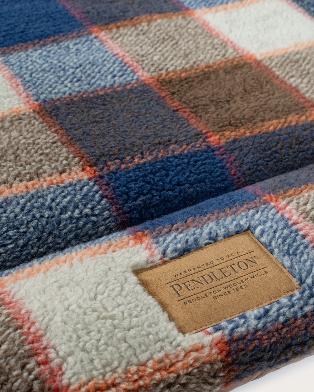 PENDLETON MOUNTAIN PLAID PET BED - COMFORT CUSHION